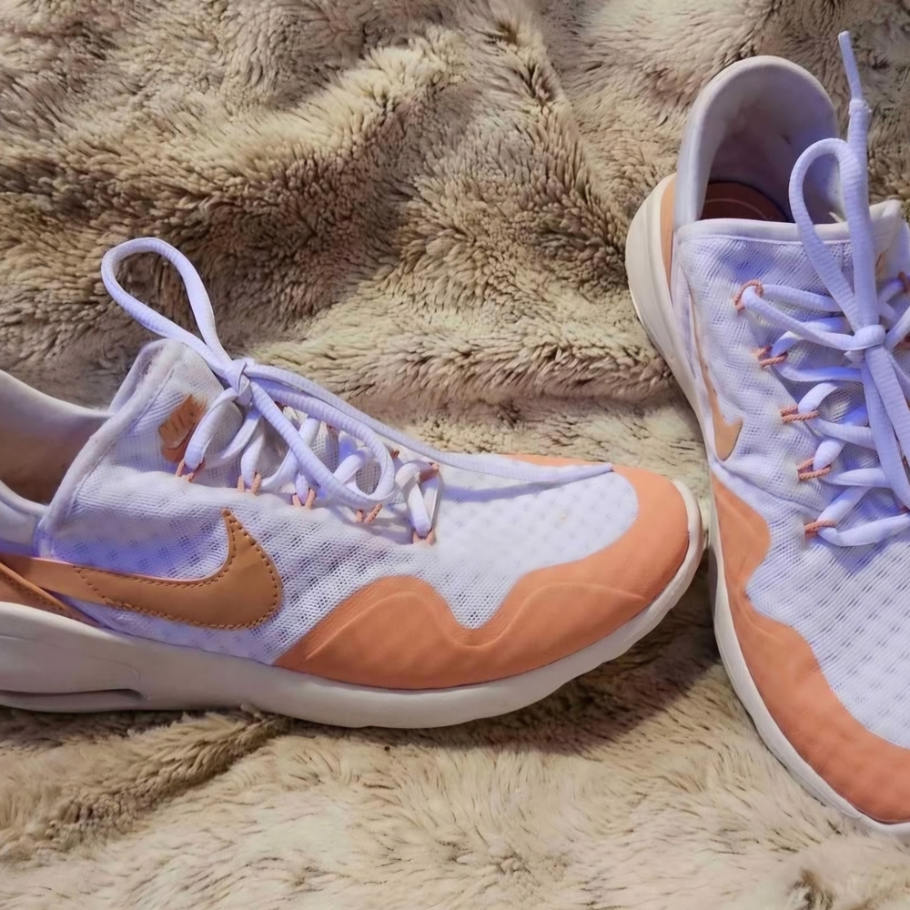 Nike Air Max Shoes Sasha Running Shoes. White and Pink